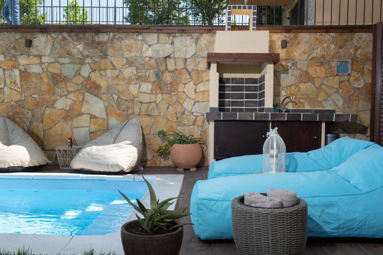 Dandy Villas Nea Roda - Melodic Waves - Private - Pool - Parking - Cellar Exterior photo