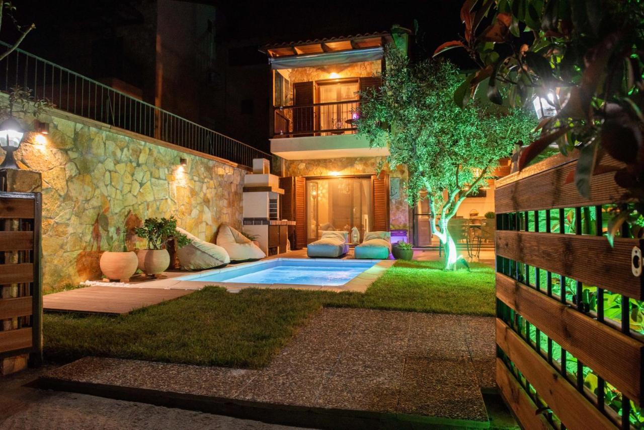 Dandy Villas Nea Roda - Melodic Waves - Private - Pool - Parking - Cellar Exterior photo